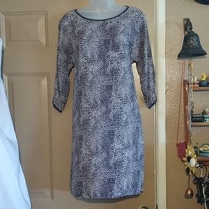 NWOT ESLEY BLK & WHT 3/4 SLEEVED DRESS-SIZE MED